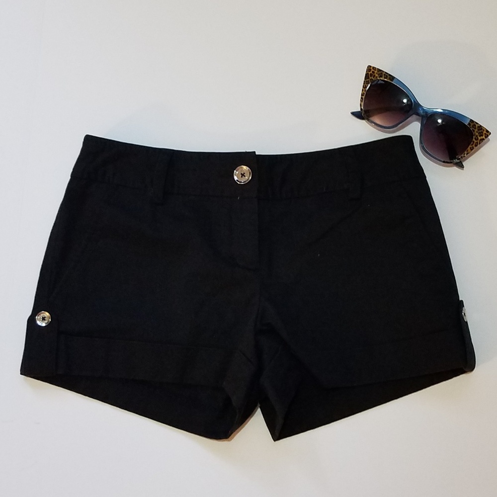 Express Design Studio - Black shorts - Size 0